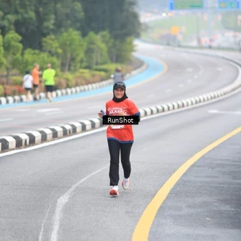 Runner Photo 7027381