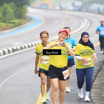 Runner Photo 7027575