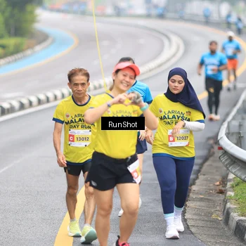 Runner Photo 7027591
