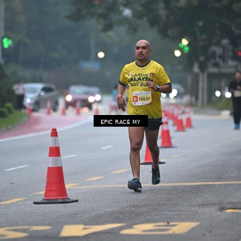 Runner Photo 7027675
