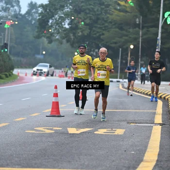 Runner Photo 7027847