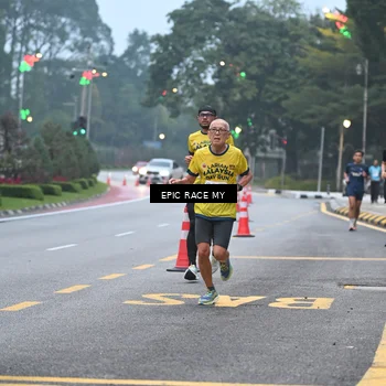 Runner Photo 7027851