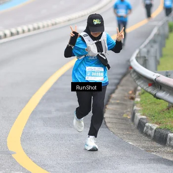Runner Photo 7027856
