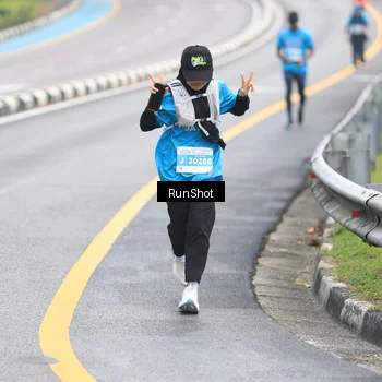 Runner Photo 7027860