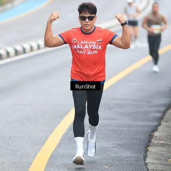 Runner Photo 7027889