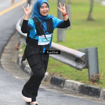 Runner Photo 7027953