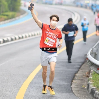 Runner Photo 7027993