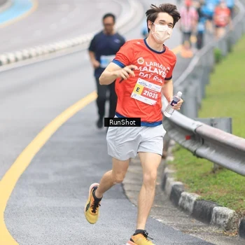 Runner Photo 7028005