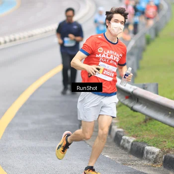 Runner Photo 7028007
