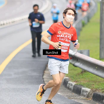 Runner Photo 7028011