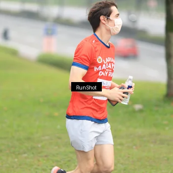 Runner Photo 7028018