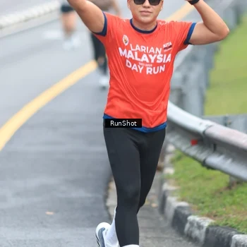 Runner Photo 7028029