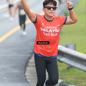Runner Photo 7028031