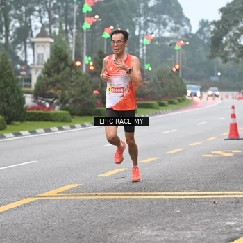 Runner Photo 7028040