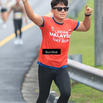 Runner Photo 7028043