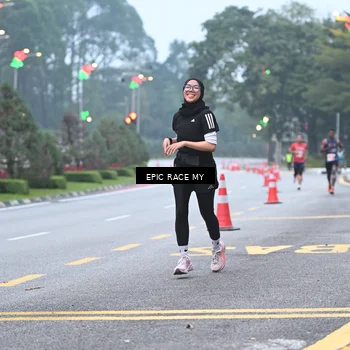 Runner Photo 7028060
