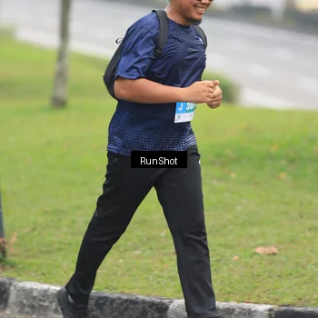 Runner Photo 7028080