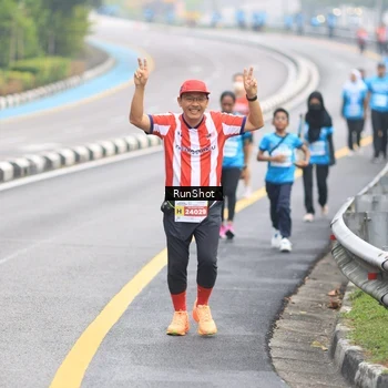 Runner Photo 7028094