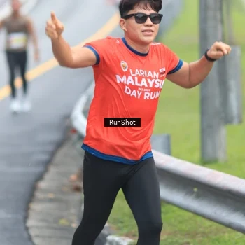Runner Photo 7028096
