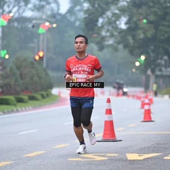 Runner Photo 7028103