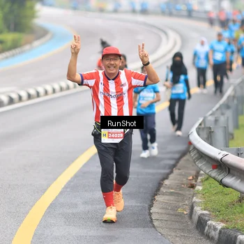 Runner Photo 7028104