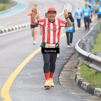 Runner Photo 7028109