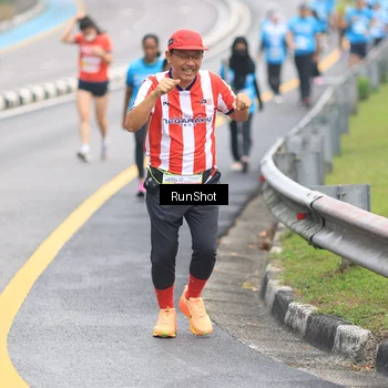 Runner Photo 7028113