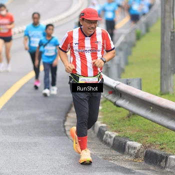 Runner Photo 7028119