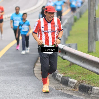 Runner Photo 7028121