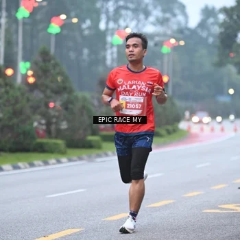 Runner Photo 7028123