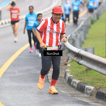 Runner Photo 7028124