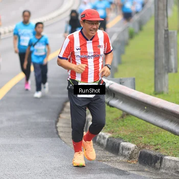 Runner Photo 7028130