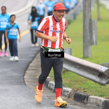 Runner Photo 7028135