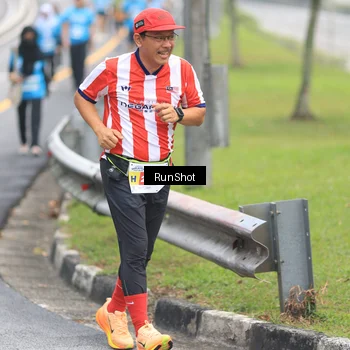 Runner Photo 7028141