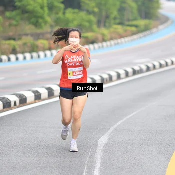 Runner Photo 7028158