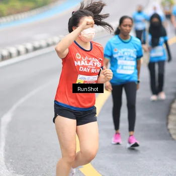 Runner Photo 7028176