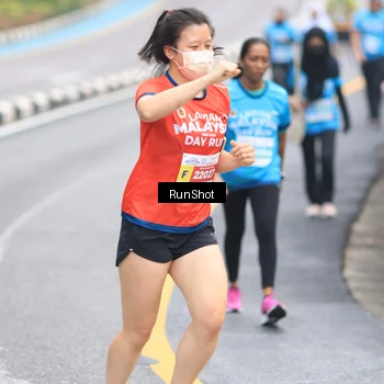 Runner Photo 7028180