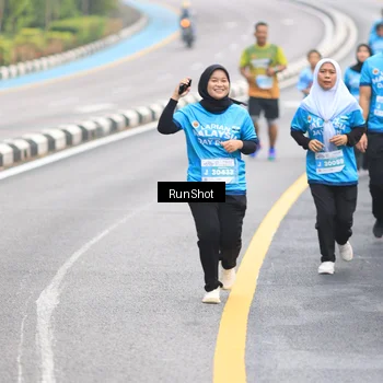 Runner Photo 7028230