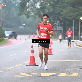 Runner Photo 7028233