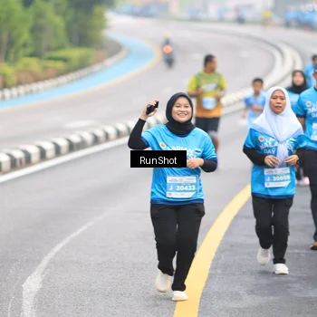 Runner Photo 7028234