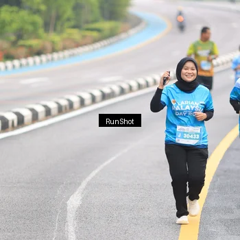 Runner Photo 7028241