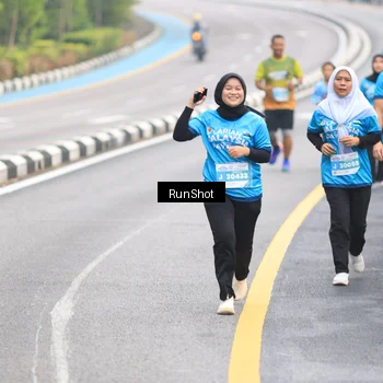 Runner Photo 7028242