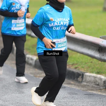 Runner Photo 7028257