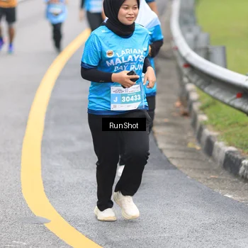 Runner Photo 7028259