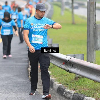 Runner Photo 7028276