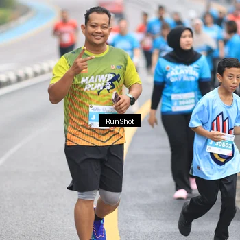 Runner Photo 7028304