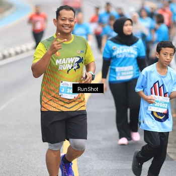 Runner Photo 7028306