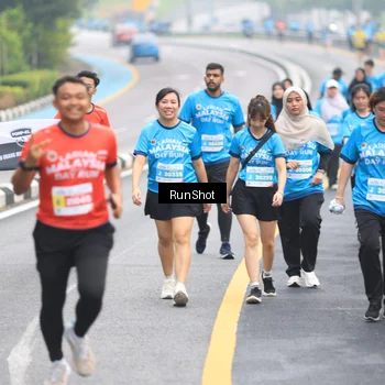 Runner Photo 7028359