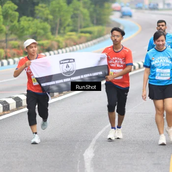 Runner Photo 7028385