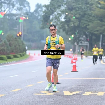 Runner Photo 7028400